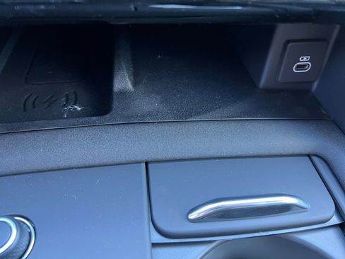 New 2025 Land Rover Discovery Dynamic SE image 31