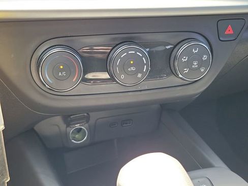 Certified 2025 Chevrolet Trax LS image 23