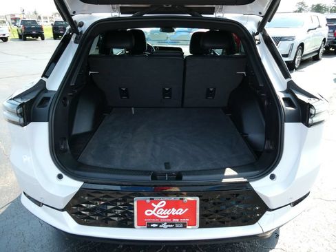 Certified 2024 Chevrolet Equinox EV RS FWD image 17