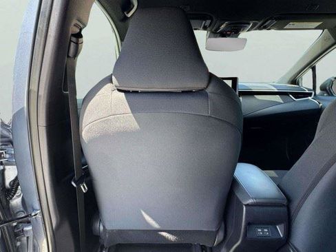 Used 2025 Toyota Corolla SE FWD image 43