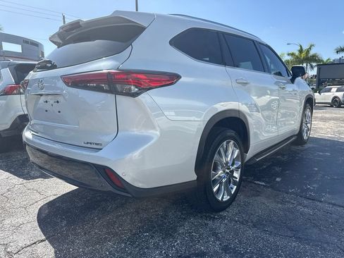 Used 2023 Toyota Highlander Limited FWD image 7