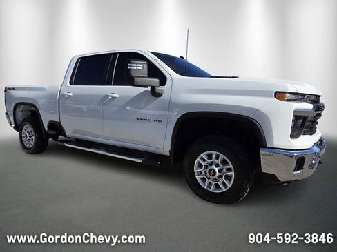 Used 2025 Chevrolet Silverado 2500 LT w/ Convenience Package image 8