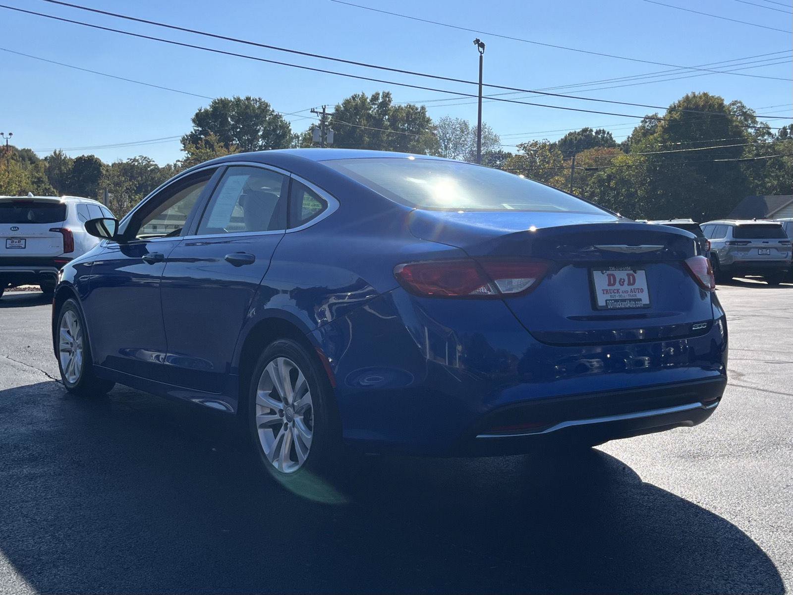 Used 2016 Chrysler 200 Limited FWD image 3