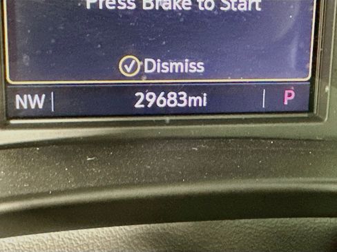 Used 2022 Buick Enclave Essence FWD image 19
