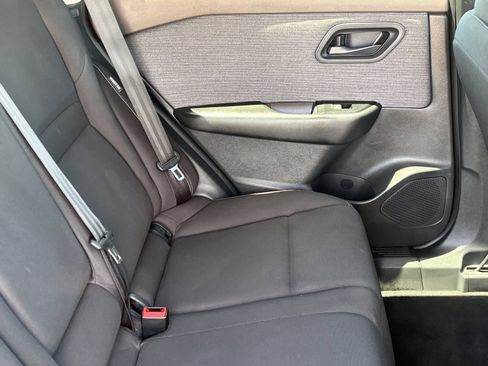 Used 2023 Nissan Rogue S FWD image 11