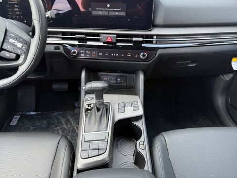New 2026 Kia Sportage X-Line w/ X-Line Technology Package image 11