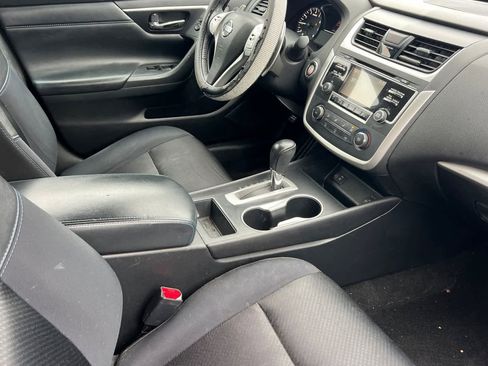 Used 2017 Nissan Altima 2.5 SR w/ Midnight Edition Package image 16