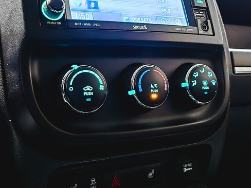 Used 2017 Jeep Patriot Sport FWD image 28