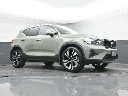 Used 2025 Volvo XC40 B5 Ultra w/ Climate Package AWD/4WD image 36