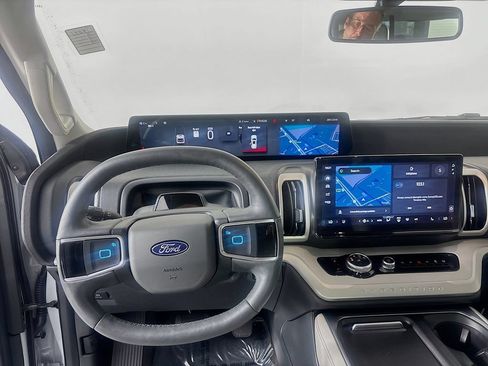 Used 2025 Ford Expedition Active RWD image 24