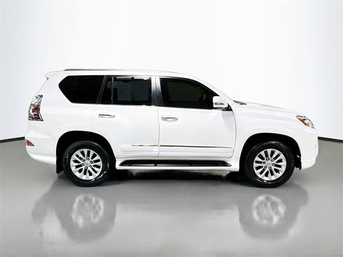 Used 2019 Lexus GX 460 image 5