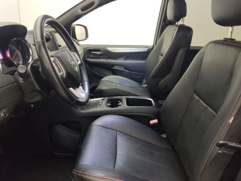 Used 2019 Dodge Grand Caravan GT FWD image 17