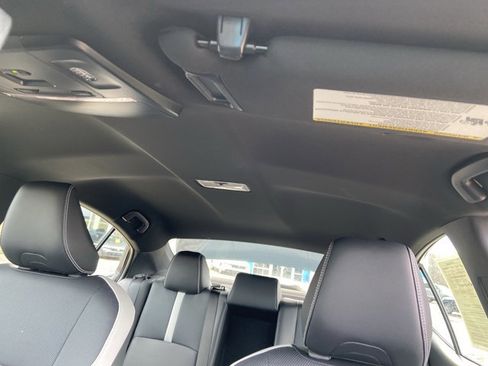 Used 2025 Toyota Camry SE image 28