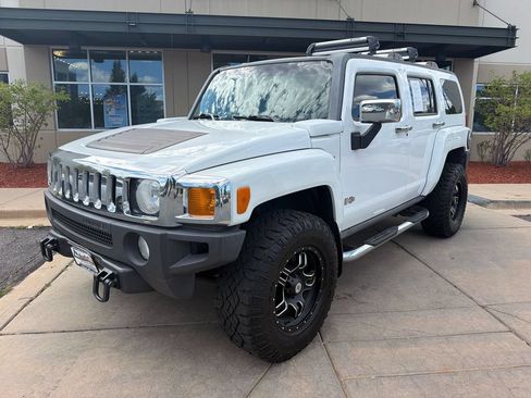 Used 2006 HUMMER H3 w/ Chrome Appearance Package AWD/4WD image 2