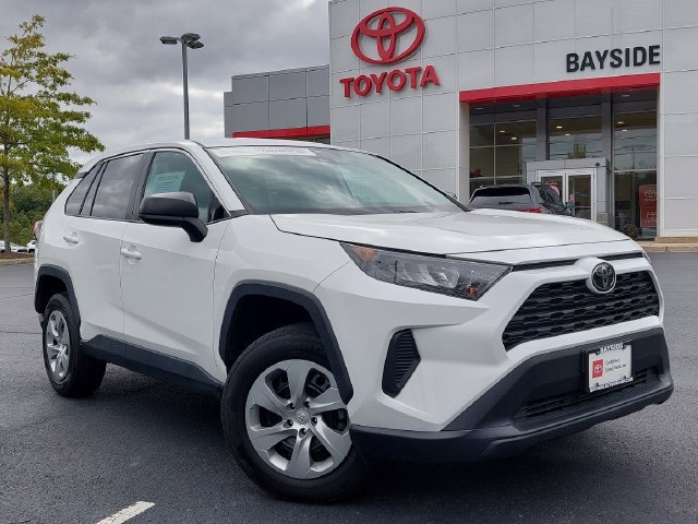 Certified 2022 Toyota RAV4 LE AWD/4WD image 3