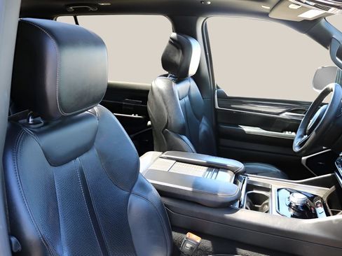 Used 2022 Jeep Wagoneer Series II w/ Premium Group I RWD image 22