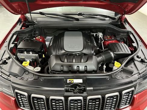 Used 2018 Jeep Grand Cherokee Trailhawk w/ Trailhawk Luxury Group AWD/4WD image 22