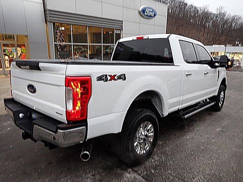 Used 2017 Ford F250 XLT w/ XLT Premium Package image 2