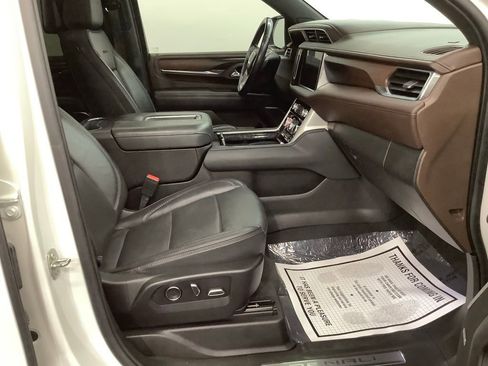 Used 2021 GMC Yukon Denali w/ Denali Ultimate Package image 32