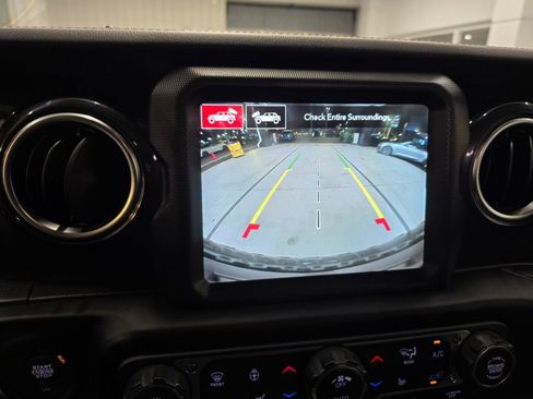 Used 2023 Jeep Wrangler Unlimited Rubicon 392 image 28