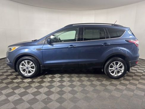 Certified 2018 Ford Escape SE w/ SE Sync 3 Package AWD/4WD image 6