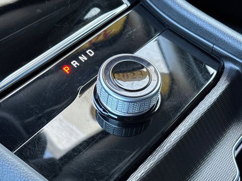 Used 2023 Jeep Grand Cherokee L Laredo image 25