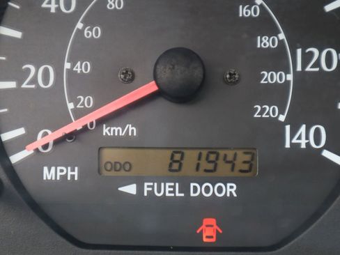 Used 2002 Toyota Solara SLE FWD image 26
