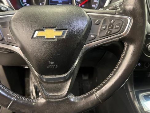 Used 2021 Chevrolet Equinox LT w/ Driver Convenience Package AWD/4WD image 15