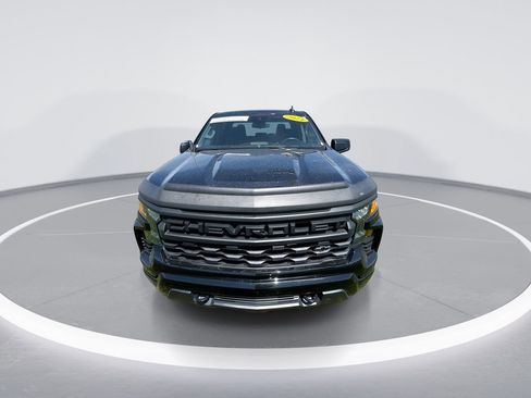 Used 2024 Chevrolet Silverado 1500 Custom w/ Turbomax Blackout Package image 3