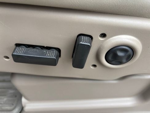 Used 2005 Chevrolet Avalanche Z71 w/ Preferred Equipment Group image 15