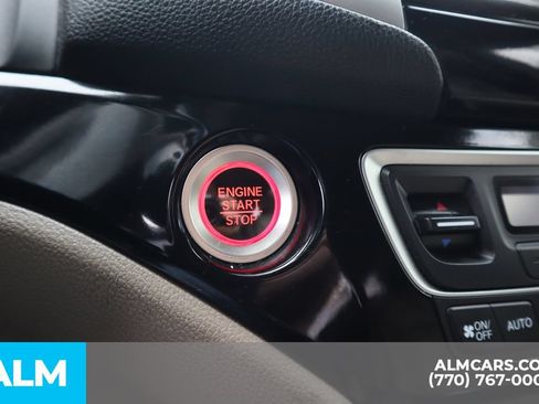 Used 2018 Honda Pilot Touring image 36