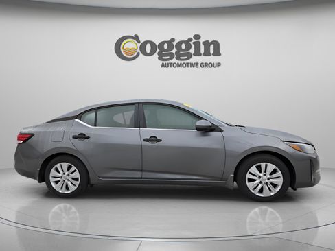 Used 2024 Nissan Sentra S image 4