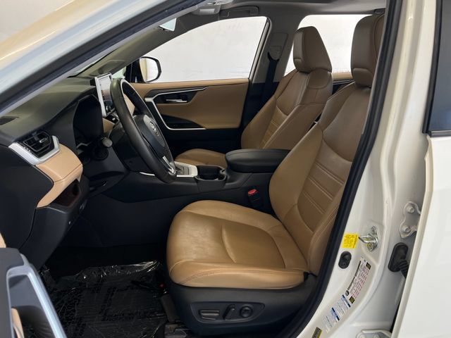 Used 2021 Toyota RAV4 Limited AWD/4WD image 29