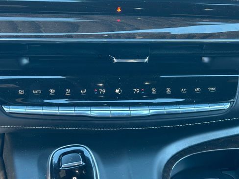 Certified 2022 Cadillac Escalade Premium Luxury Platinum image 13