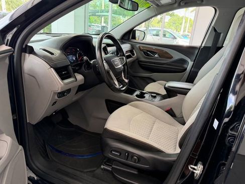 Used 2018 GMC Terrain SLE w/ Driver Convenience Package FWD image 7