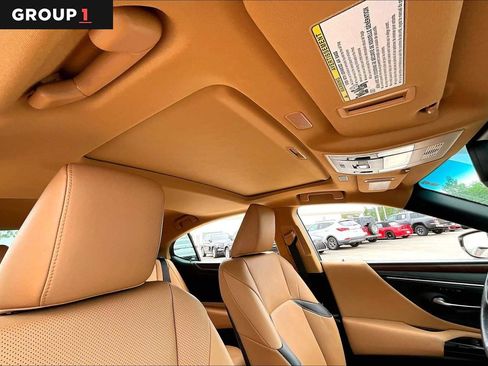 Used 2023 Lexus ES 350 w/ Premium Package FWD image 12