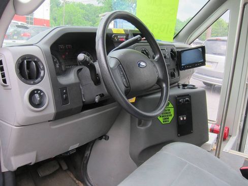 Used 2016 Ford E-450 and Econoline 450 Super Duty w/ Shuttle Bus Prep Package RWD image 12