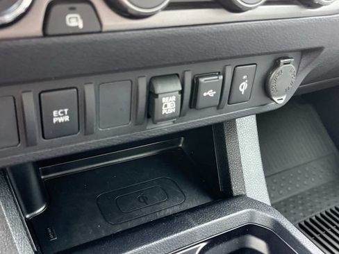 Used 2023 Toyota Tacoma TRD Off-Road AWD/4WD image 37