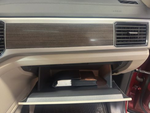 Used 2018 Volkswagen Atlas SEL AWD/4WD image 22