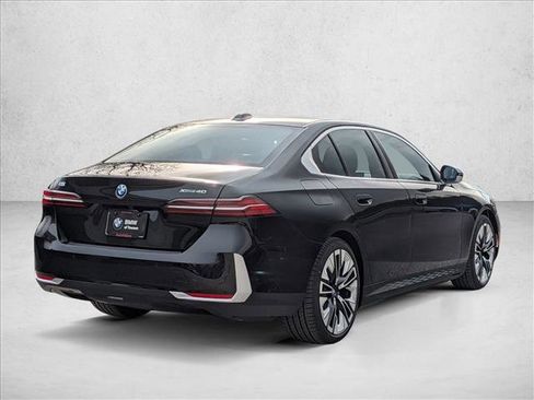 New 2026 BMW i5 eDrive40 image 2