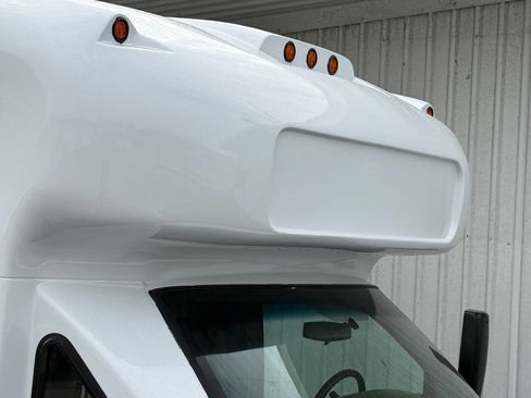 Used 2014 Chevrolet Express 3500 w/ Shuttle Bus Package image 28