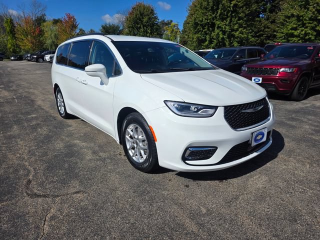 Used 2022 Chrysler Pacifica Touring-L FWD image 5