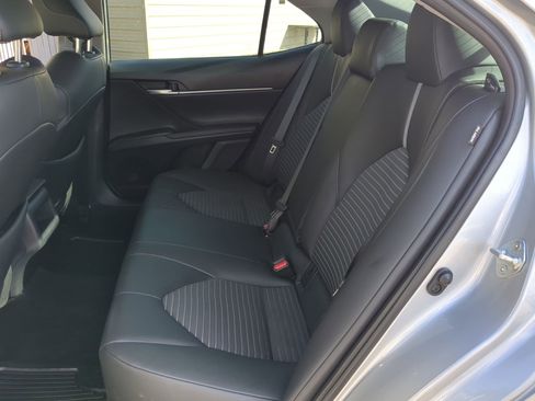 Used 2023 Toyota Camry SE image 17