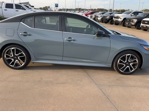 Used 2024 Nissan Sentra SR w/ Trunk Package FWD image 2