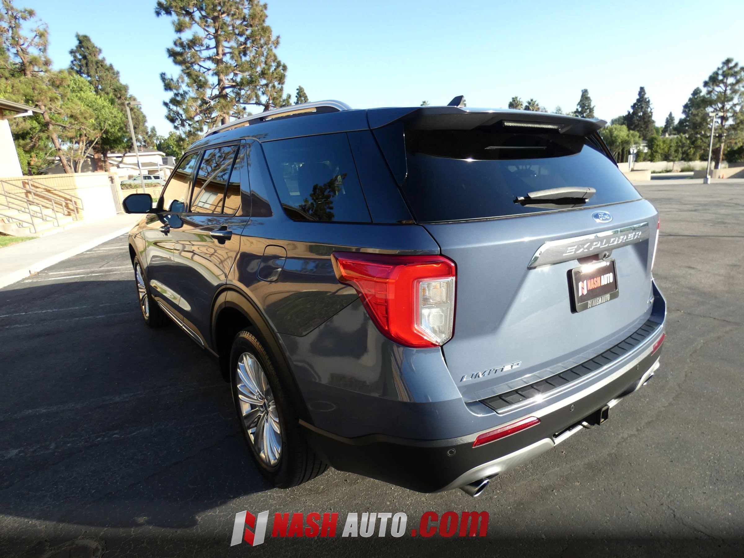 Used 2021 Ford Explorer Limited AWD/4WD image 12
