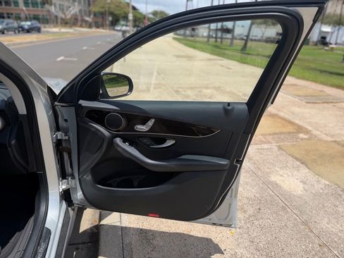 Used 2016 Mercedes-Benz GLC 300 image 9