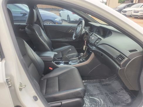 Used 2016 Honda Accord Sport image 3