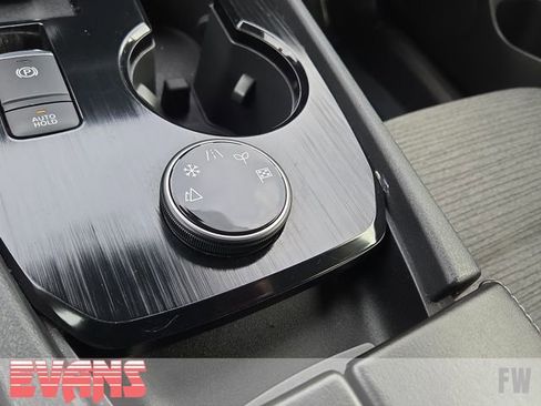 Used 2021 Nissan Rogue SV image 11