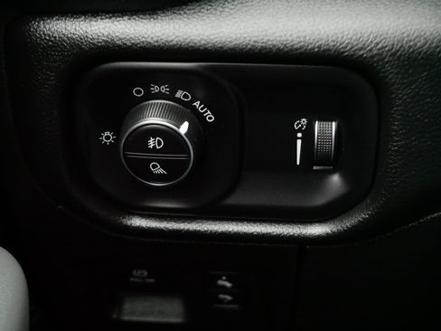Used 2022 RAM 1500 Big Horn AWD/4WD image 28