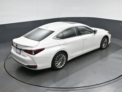 Used 2020 Lexus ES 300h w/ Accessory Package FWD image 61